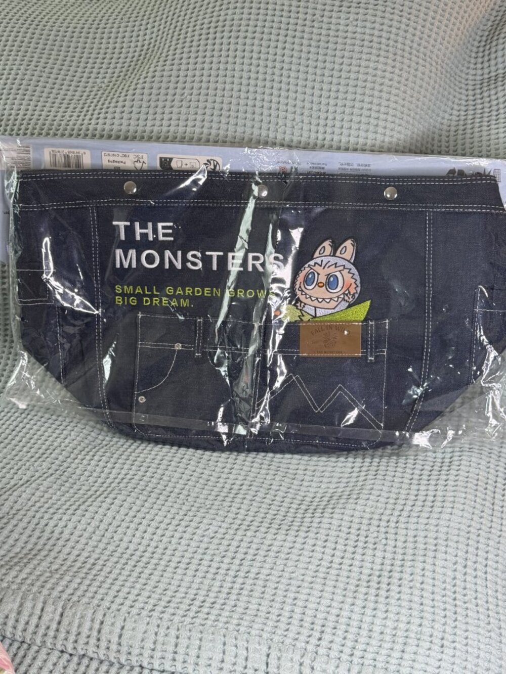 Pop Mart The Monsters Fall in Wild Denim Messenger Bag Kasing Lung Blue